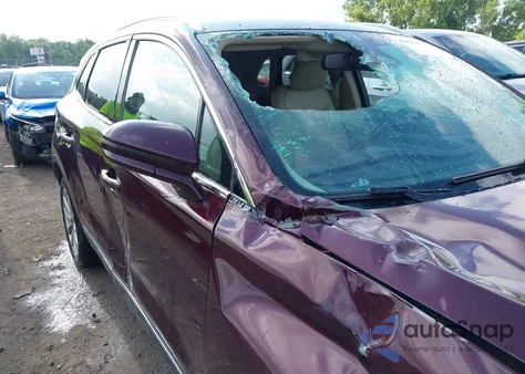 2019 Lincoln Mkc Select из США, поврежденный, VIN 5LMCJ2D9XKUL27007